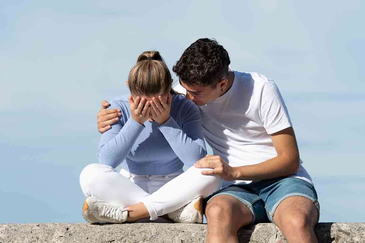 11 Signs Your Teen Is In An Abusive Relationship - FamilyEducation